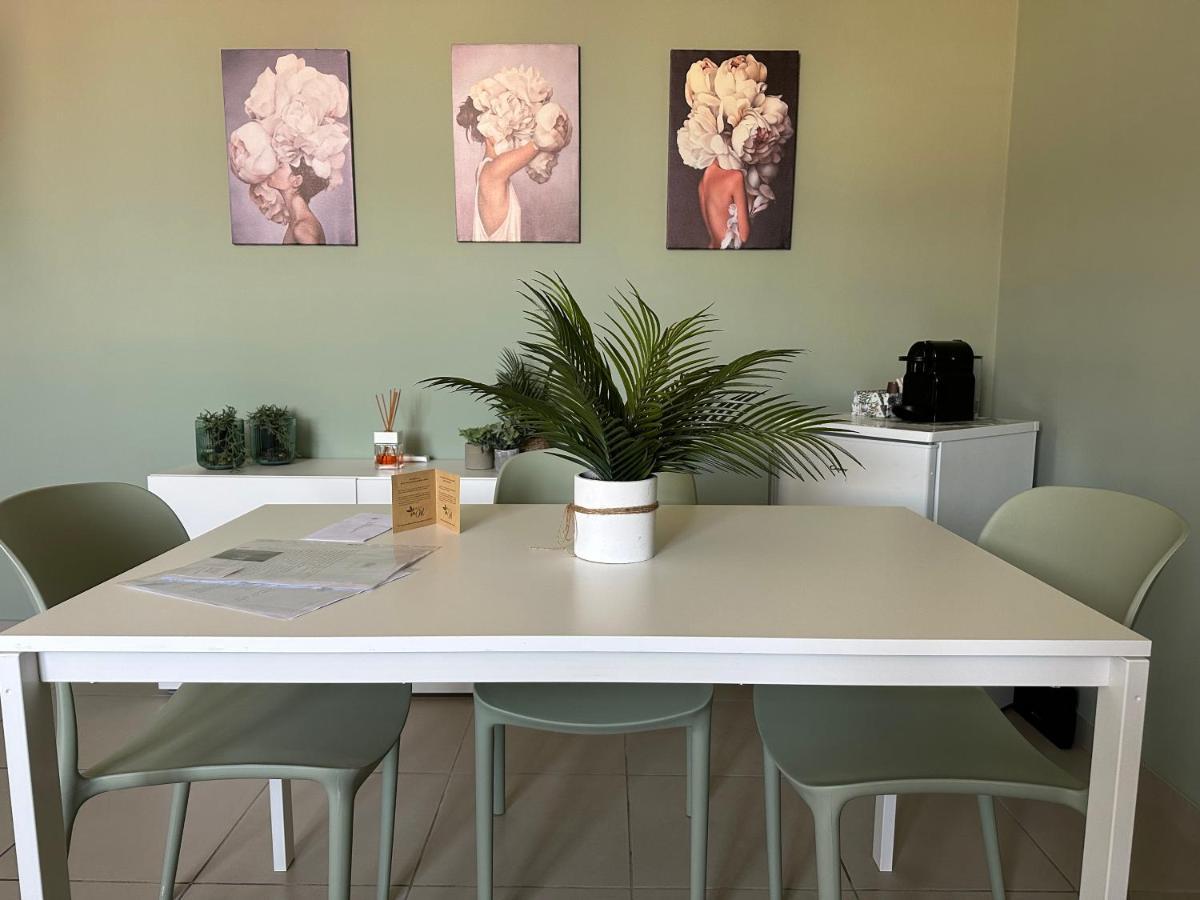 Botanical Suite Бари Екстериор снимка